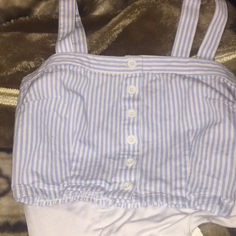 FOREVER 21 BUTTONED DOWN CROPPED TANK